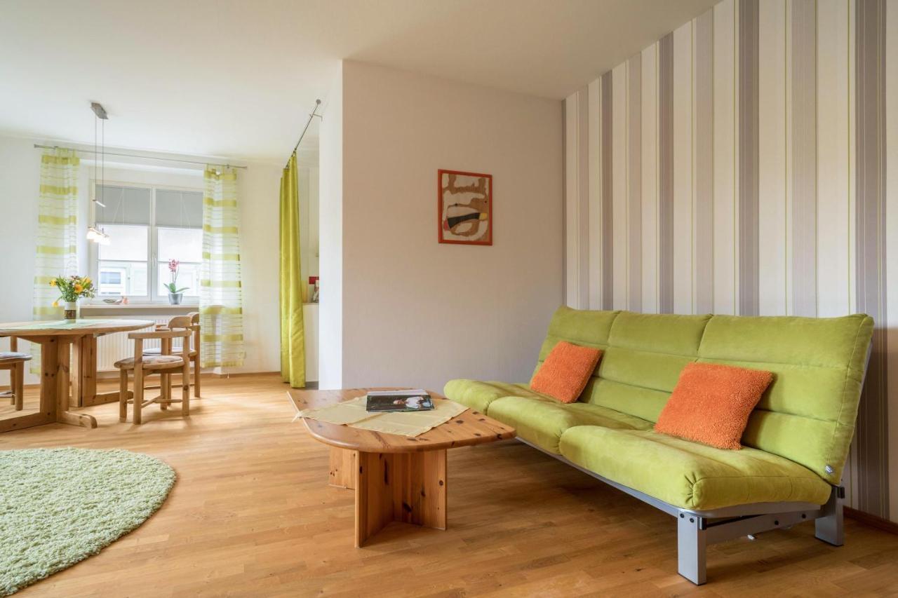 Ferienwohnung Am Schloss Heiligenborn Εξωτερικό φωτογραφία