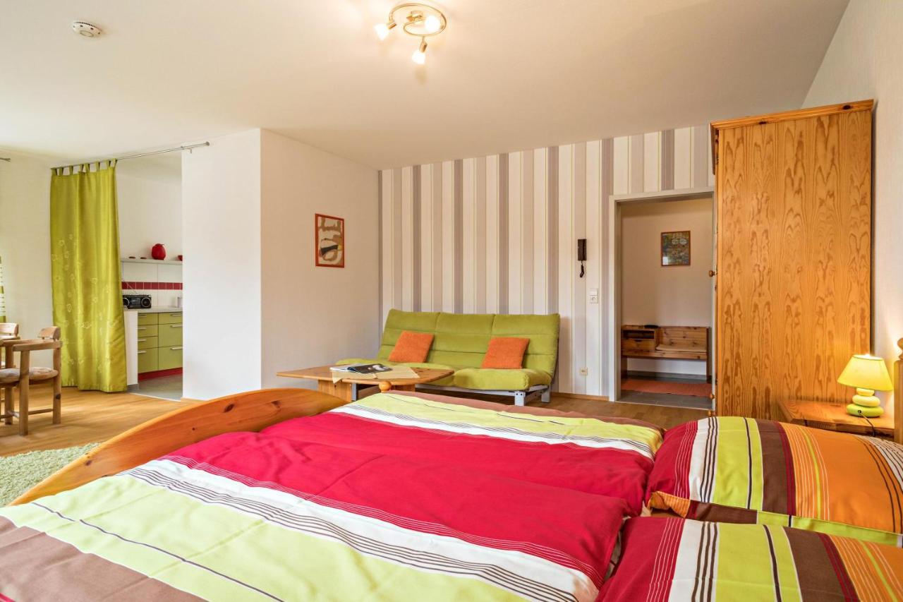 Ferienwohnung Am Schloss Heiligenborn Εξωτερικό φωτογραφία