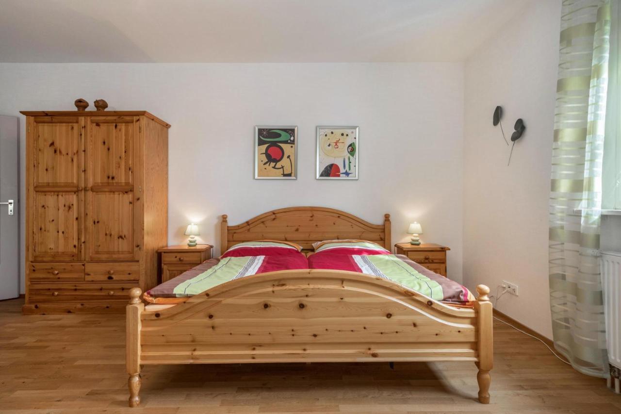 Ferienwohnung Am Schloss Heiligenborn Εξωτερικό φωτογραφία